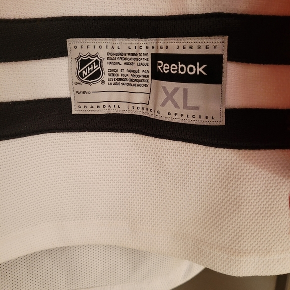 Chicago Black hawks jersey and Stanley cup hat. - Picture 2 of 14